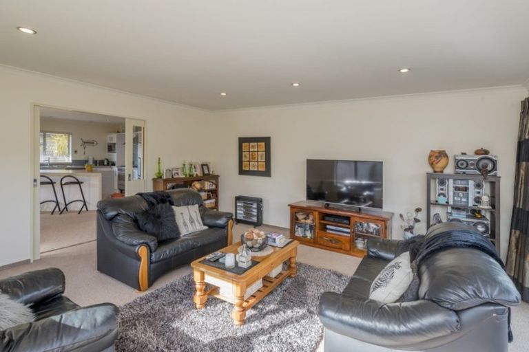 Photo of property in 14 Hulme Way, Raumati Beach, Paraparaumu, 5032