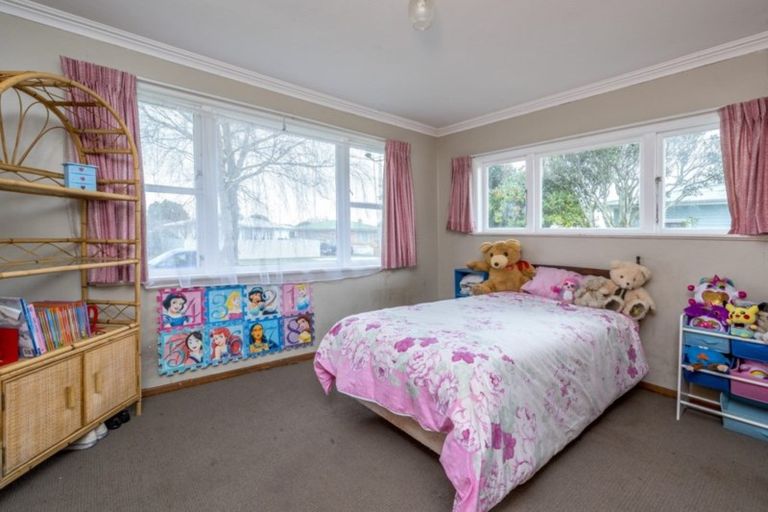 Photo of property in 10 Clyde Street, Levin, 5510