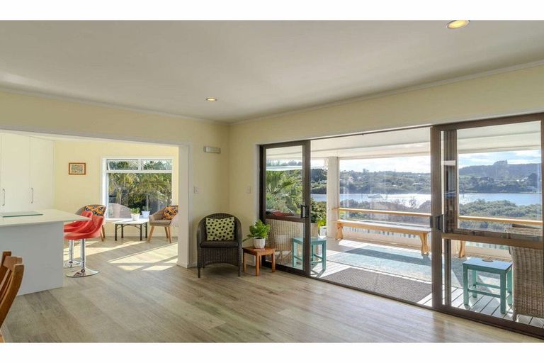 Photo of property in 11 The Lookout, Kerikeri, 0230