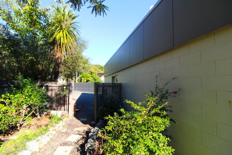 Photo of property in 1/63 Cheviot Road, Lowry Bay, Lower Hutt, 5013