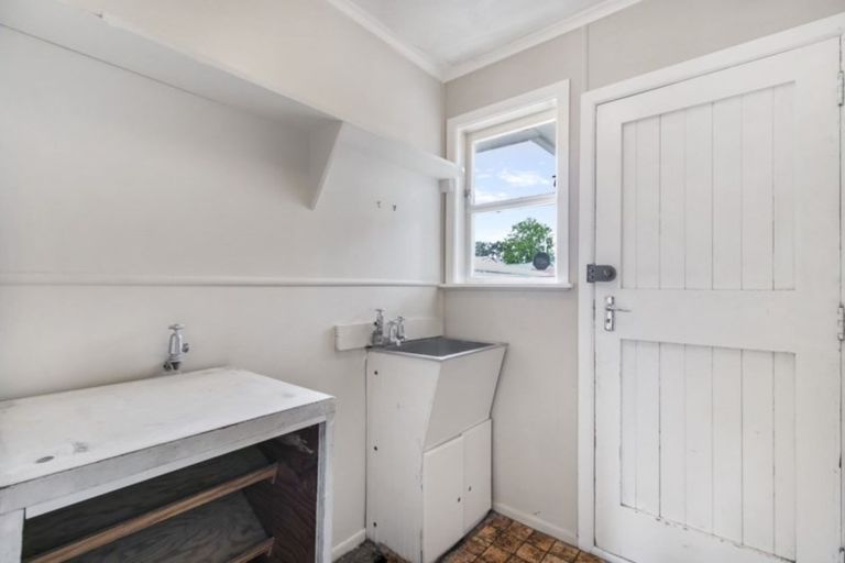 Photo of property in 14 Fairclough Road, Beach Haven, Auckland, 0626