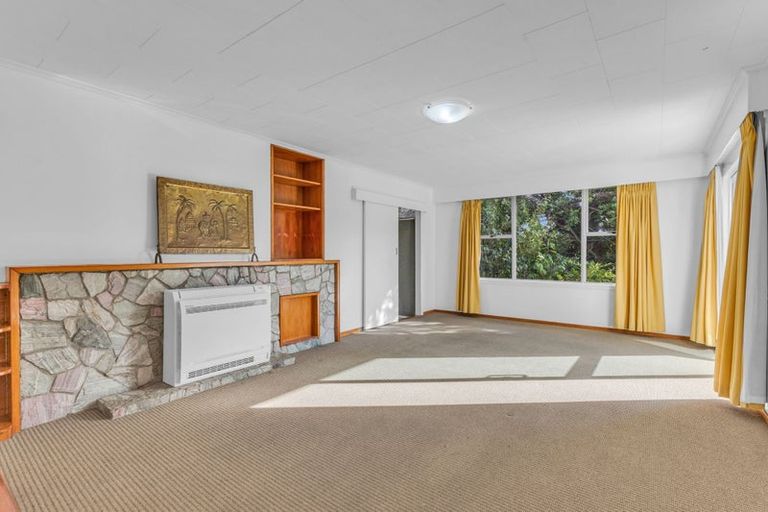Photo of property in 50 Seaview Road, Marfell, New Plymouth, 4310