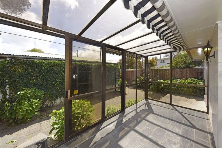 Photo of property in 1/25 Avonhead Road, Avonhead, Christchurch, 8042