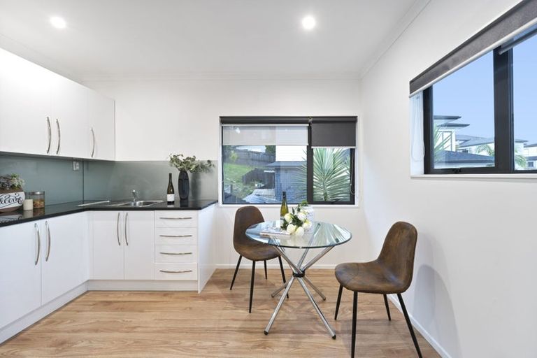 Photo of property in 12 San Casello Rise, Henderson, Auckland, 0612