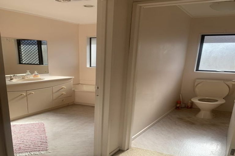 Photo of property in 20 Maurice Borich Place, Henderson, Auckland, 0610