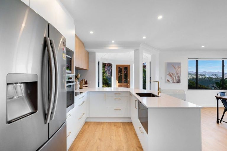 Photo of property in 19 Richards Park Lane, Fernhill, Queenstown, 9300