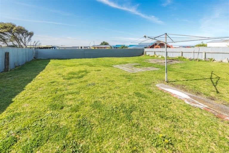 Photo of property in 38 Matipo Street, Castlecliff, Whanganui, 4501
