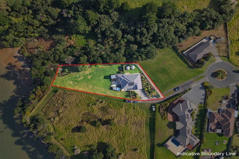 Photo of property in 96 Omana Avenue, Shelly Beach, South Head, 0874