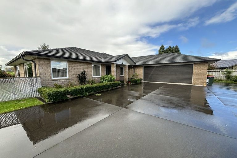 Photo of property in 74 Fernbrook Drive, Hurworth, New Plymouth, 4310