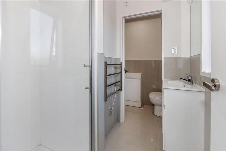 Photo of property in 74 Niu Lane, Te Atatu South, Auckland, 0610