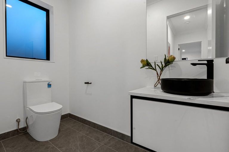 Photo of property in 10 Kotuitui Drive, Wainui, 0992