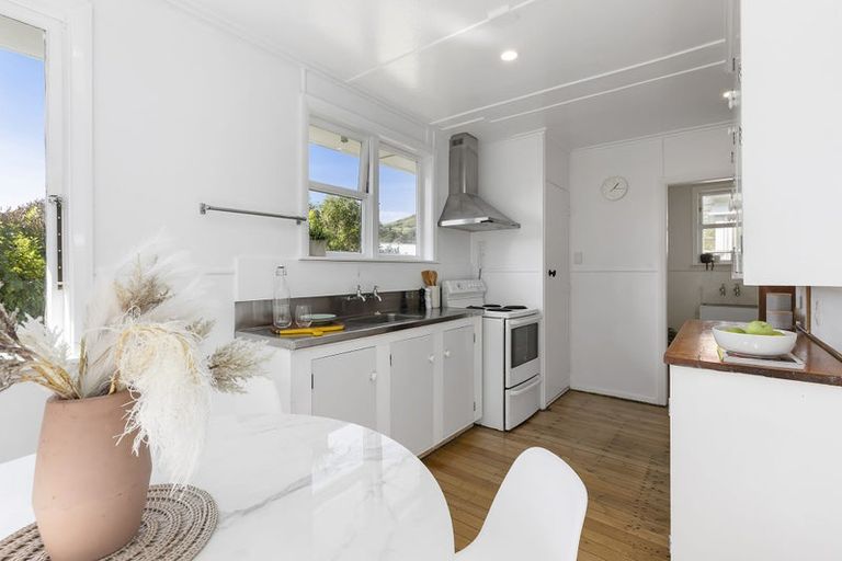 Photo of property in 57b Ranui Terrace, Tawa, Wellington, 5028