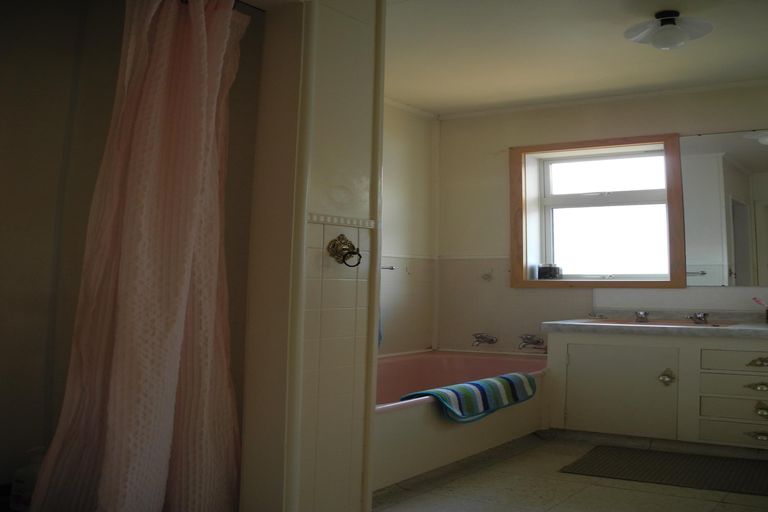 Photo of property in 90 High Street, Waimate, 7924