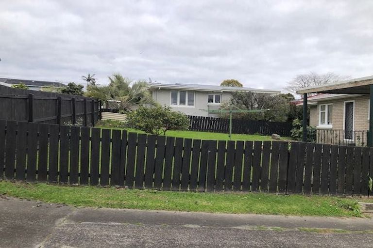 Photo of property in 22 Matipo Road, Te Atatu Peninsula, Auckland, 0610