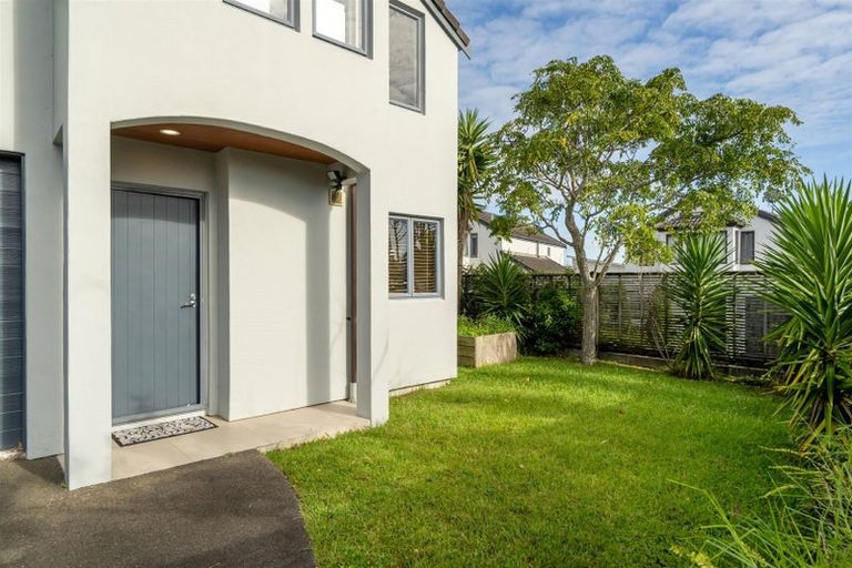 Photo of property in 4/48 Schnapper Rock Road, Schnapper Rock, Auckland, 0632