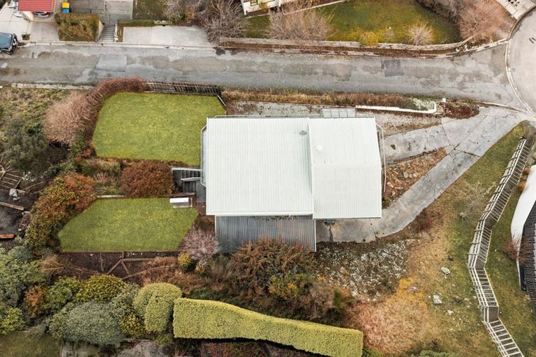 Photo of property in 28 Earnslaw Terrace, Queenstown, 9300