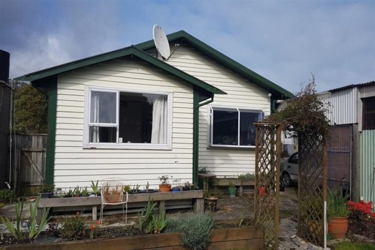 Photo of property in 7 Greenfield Street, Hector, 7822