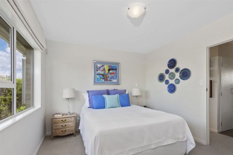 Photo of property in 1/86 Eversleigh Road, Belmont, Auckland, 0622