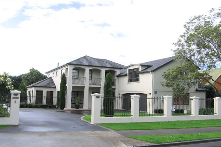 Photo of property in 4 Caccia Birch Lane, Hokowhitu, Palmerston North, 4410