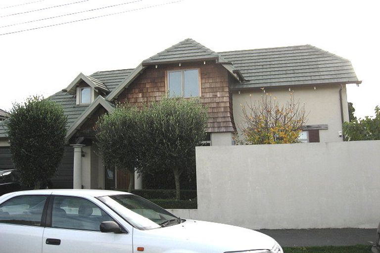 Photo of property in 1 Barlow Street, Ilam, Christchurch, 8041