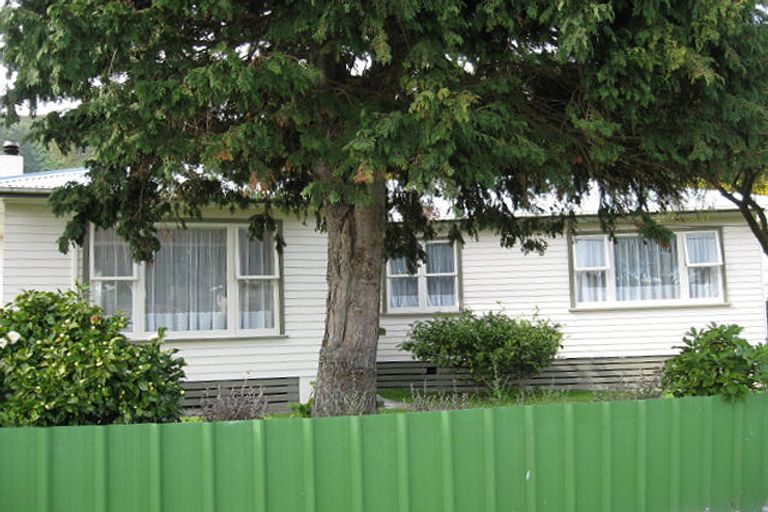Photo of property in 12 Wise Street, Wainuiomata, Lower Hutt, 5014