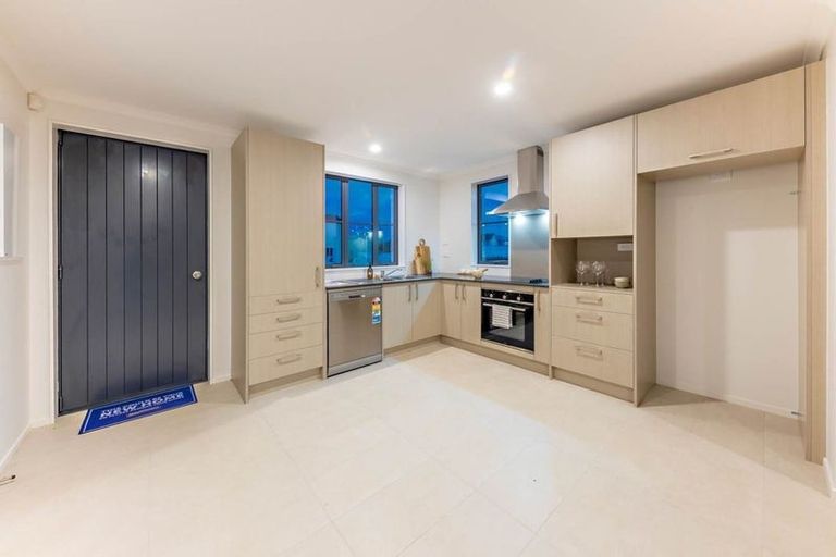 Photo of property in 24 Bellbird Street, Papakura, 2110