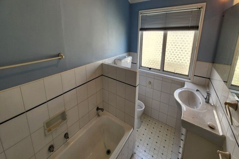 Photo of property in 98 Frankley Road, Frankleigh Park, New Plymouth, 4310