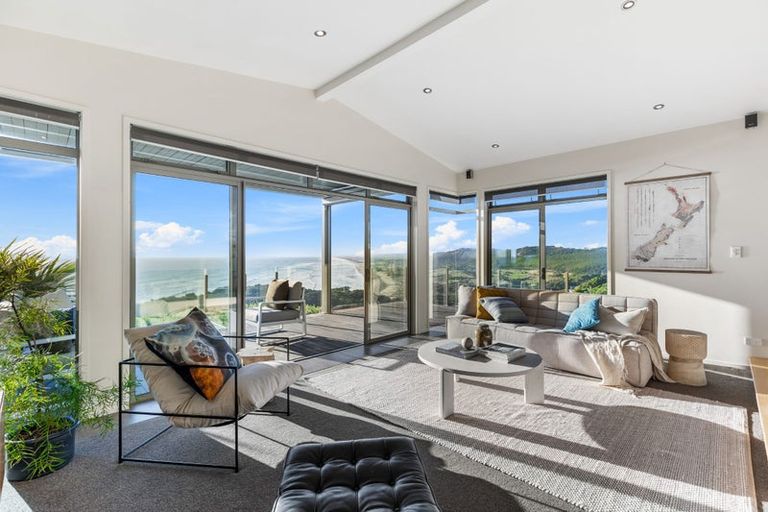 Photo of property in 42 Waitea Road, Muriwai, Waimauku, 0881