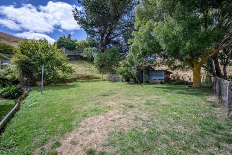 Photo of property in 106 Arahura Crescent, Waitangirua, Porirua, 5024