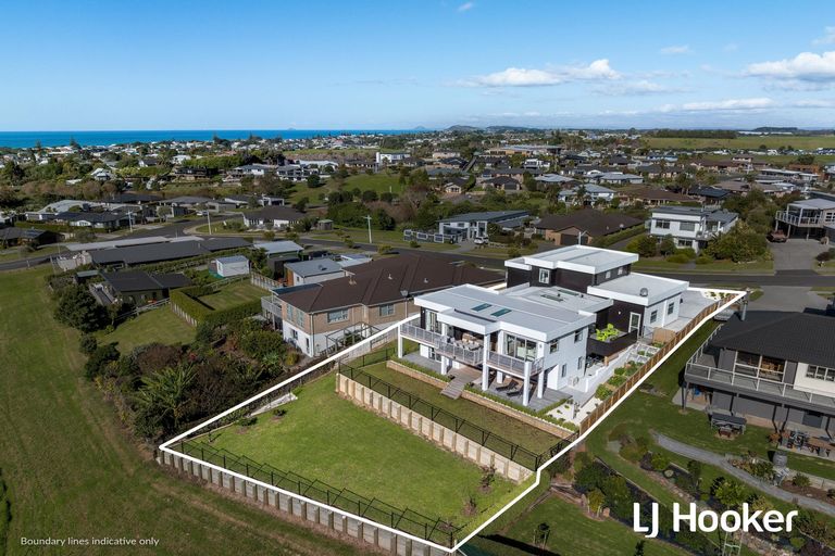 Photo of property in 12 Tohora View, Waihi Beach, 3611