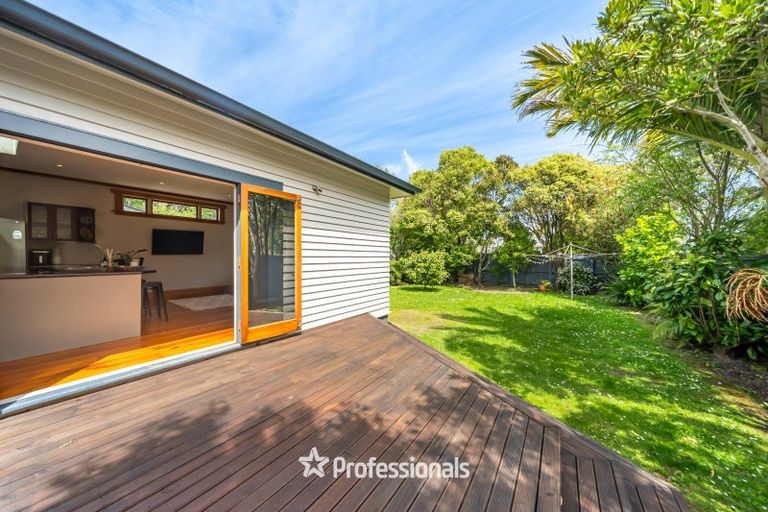 Photo of property in 143 Whites Line East, Waiwhetu, Lower Hutt, 5010