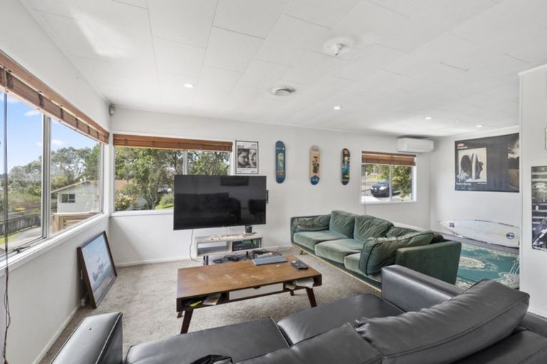 Photo of property in 3 Theban Place, Totara Vale, Auckland, 0629