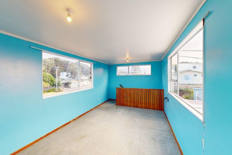 Photo of property in 165 Kahukura Avenue, Waitarere Beach, Levin, 5510