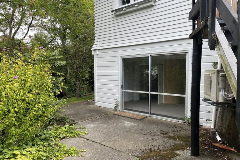 Photo of property in 2 Convent Road, Bluff Hill, Napier, 4110