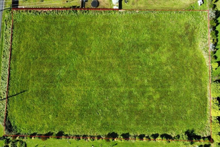 Photo of property in 69 Waikawa Beach Road, Manakau, 5573