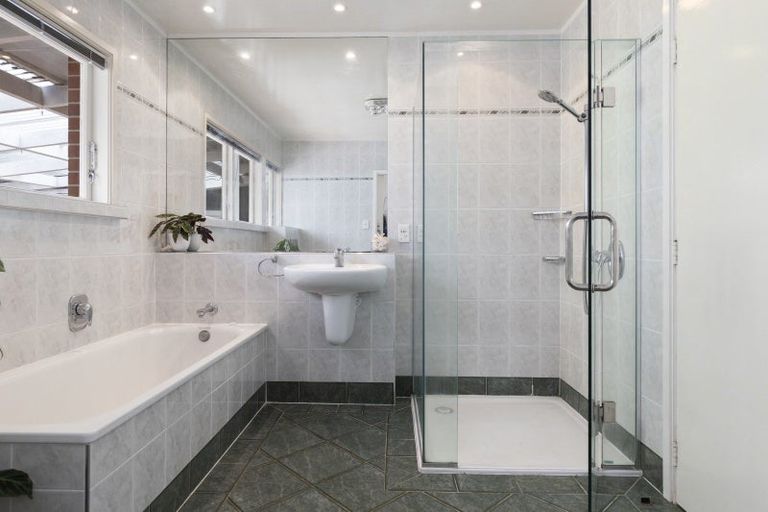 Photo of property in 8 Hamlet Place, Pukekohe, 2120