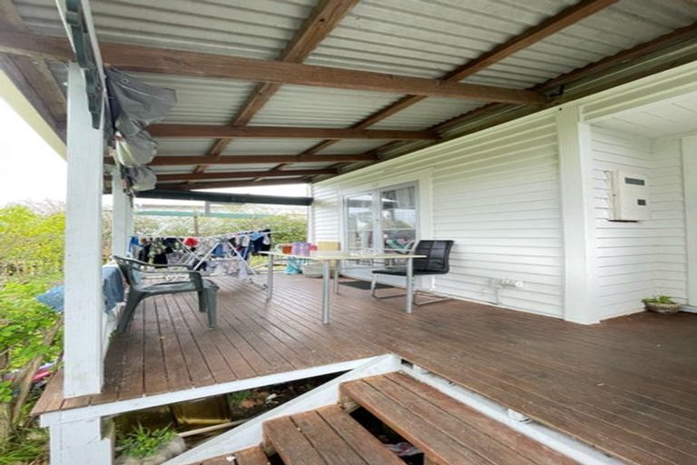 Photo of property in 11 Clayburn Road, Glen Eden, Auckland, 0602