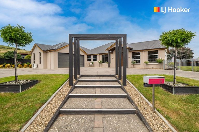 Photo of property in 28 Irwin Logan Drive, Mosgiel, 9024