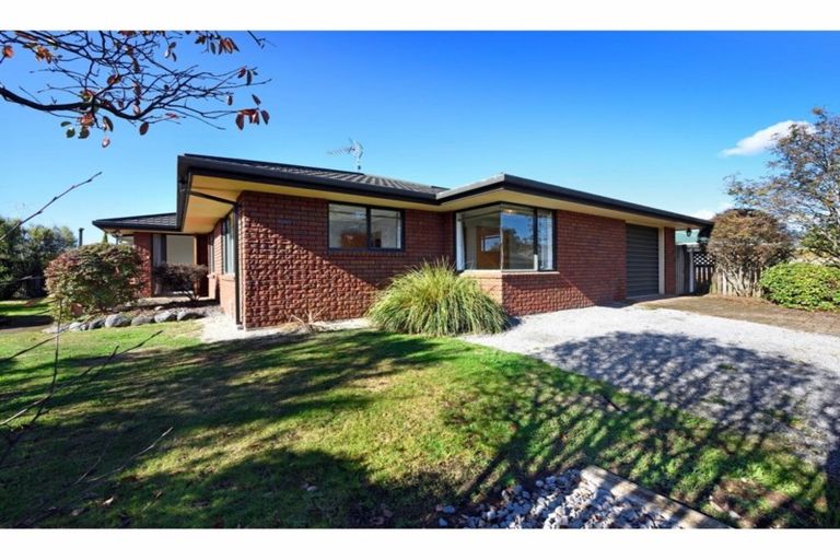 Photo of property in 2 Harcourt Place, Wakefield, 7025