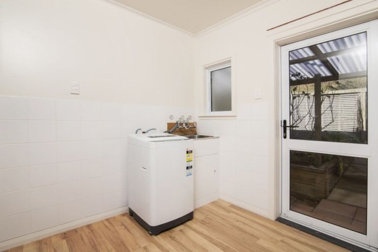 Photo of property in 81 Milton Terrace, Picton, 7220