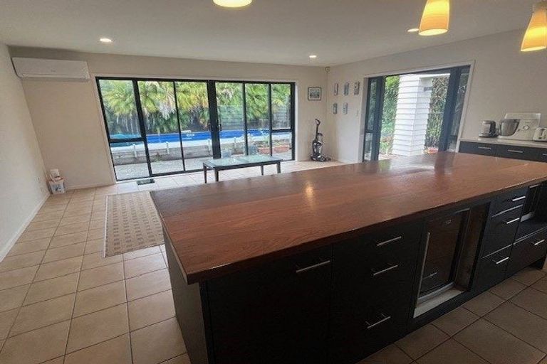 Photo of property in 62 Somerville Road, Shelly Park, Auckland, 2014