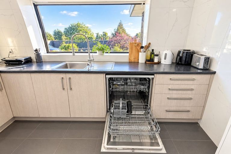 Photo of property in 264 Yaldhurst Road, Avonhead, Christchurch, 8042