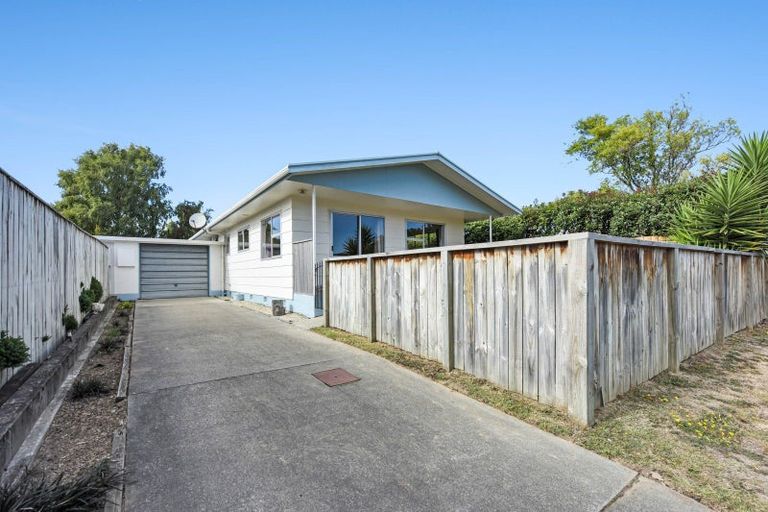 Photo of property in 8a Windlesham Place, Wakefield, 7025