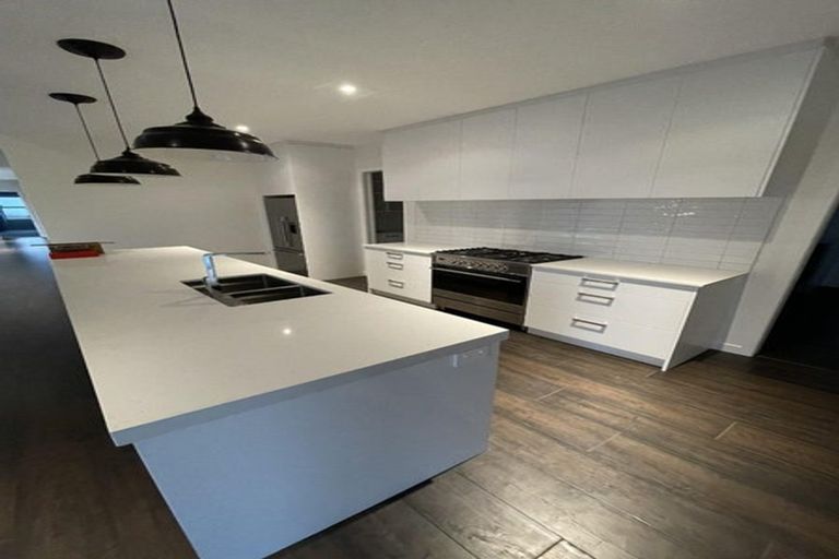 Photo of property in 9 Moya Drive, Matakana, 0985