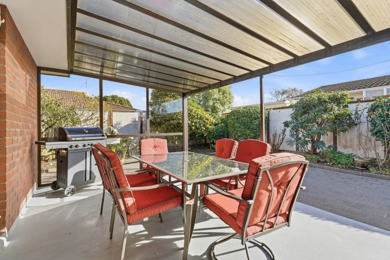 Photo of property in 2 Warwick Place, Springvale, Whanganui, 4501