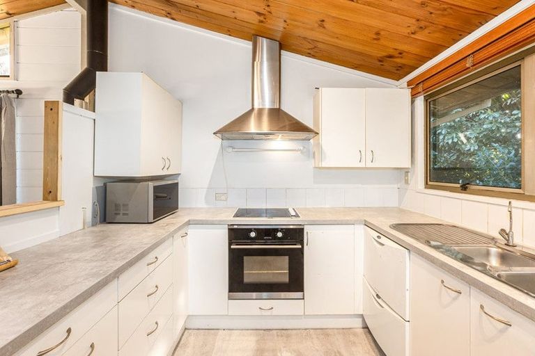 Photo of property in 56 Matai Road, Raumati South, Paraparaumu, 5032