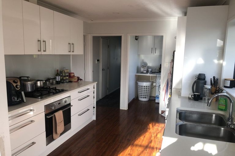 Photo of property in 7 Seaglen Place, Botany Downs, Auckland, 2010