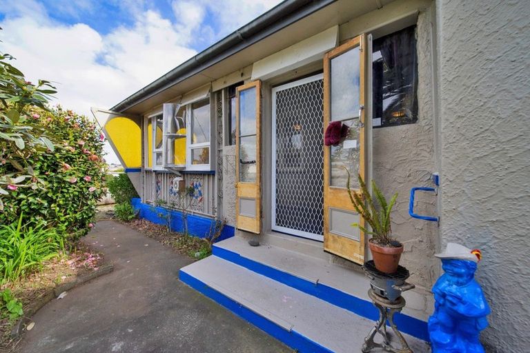 Photo of property in 37 Cracroft Street, Waitara, 4320
