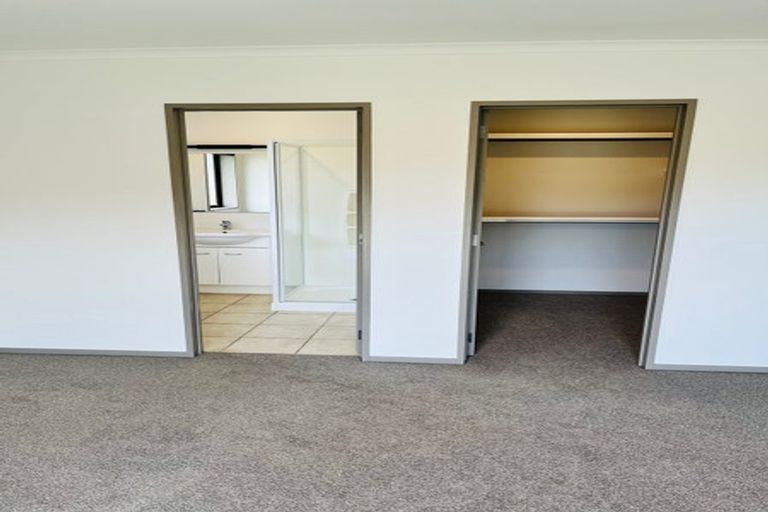 Photo of property in 25 Grabella Place, Papamoa Beach, Papamoa, 3118