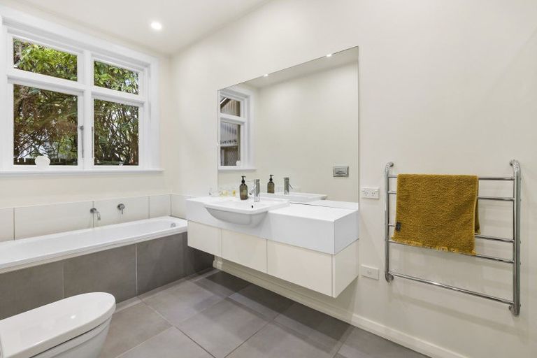 Photo of property in 452 Highgate, Maori Hill, Dunedin, 9010